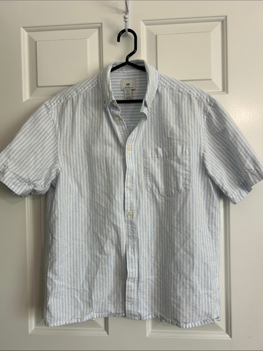 H&M Light Blue and White Striped Short-Sleeve Button-Down Shirt